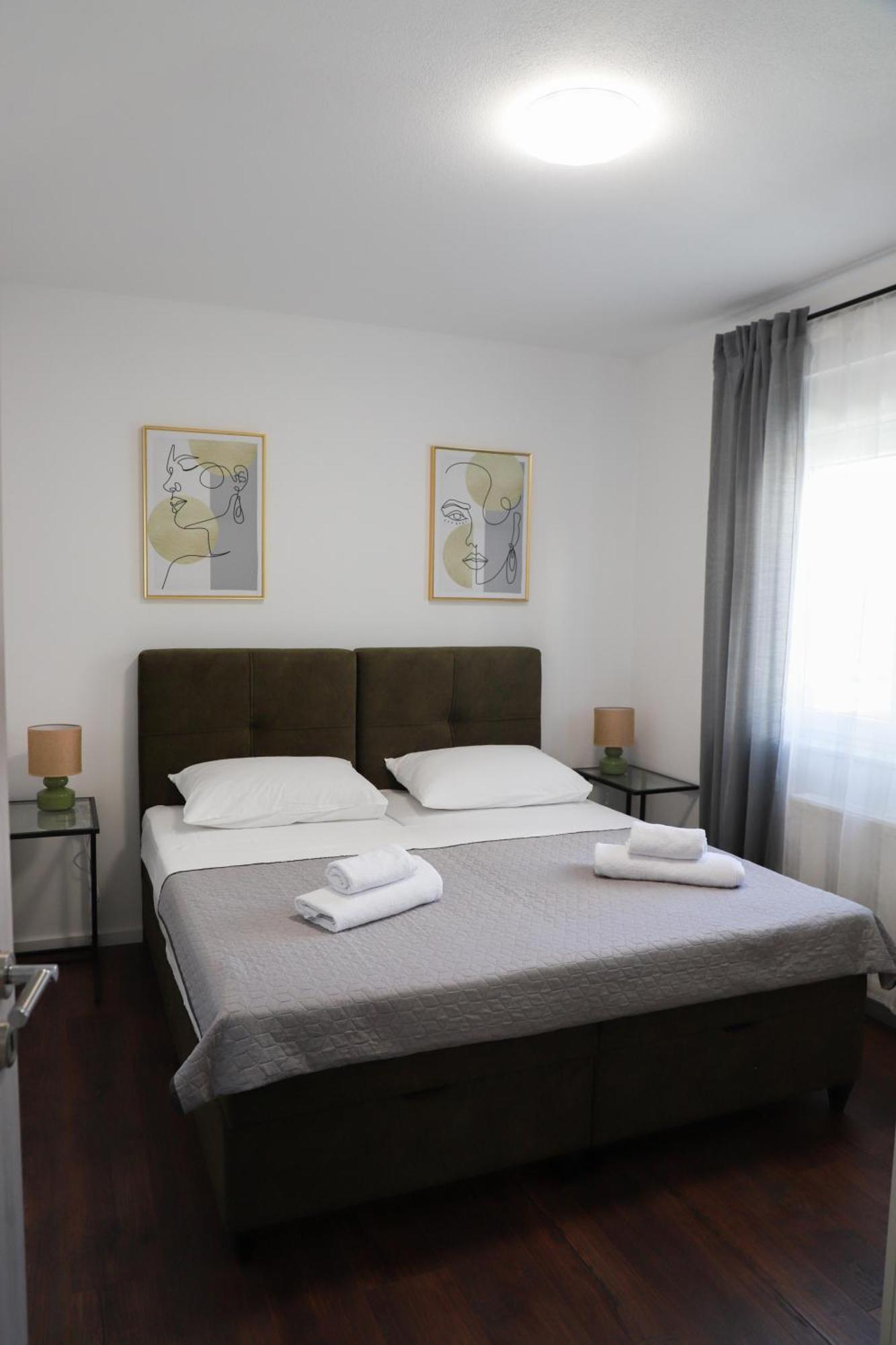 Holiday Apartments Ivano & Leo - Private Parking Zadar Exteriér fotografie
