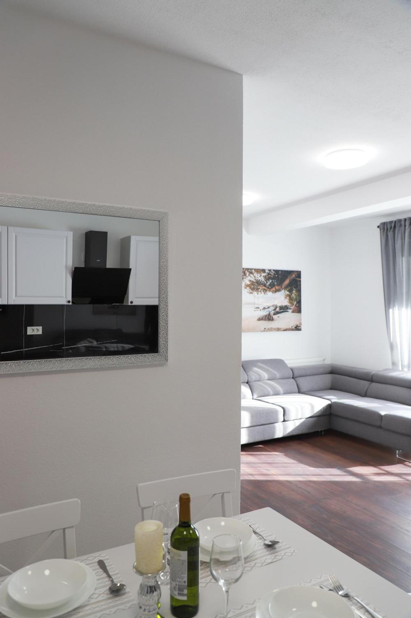 Holiday Apartments Ivano & Leo - Private Parking Zadar Exteriér fotografie