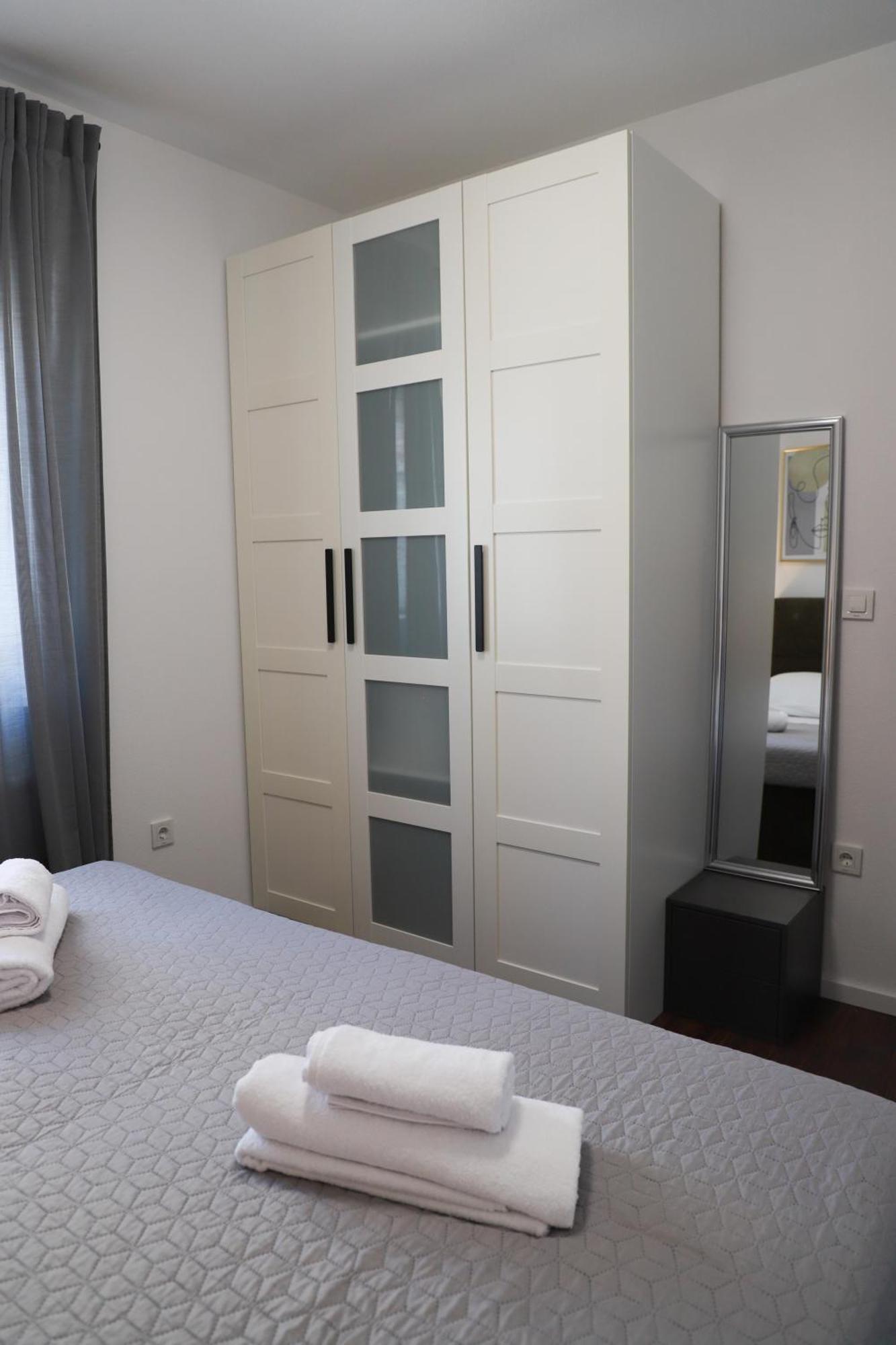 Holiday Apartments Ivano & Leo - Private Parking Zadar Exteriér fotografie