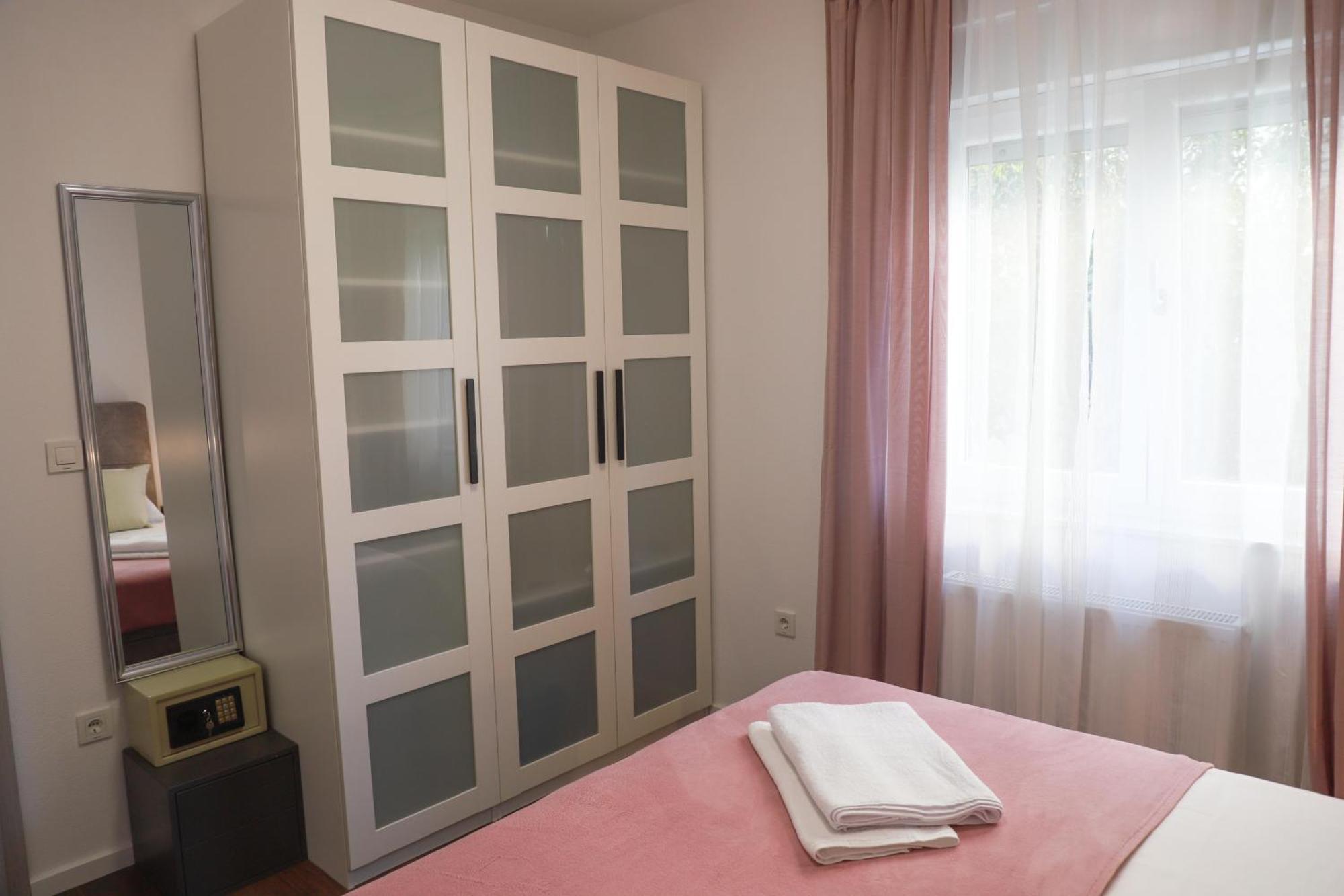 Holiday Apartments Ivano & Leo - Private Parking Zadar Exteriér fotografie